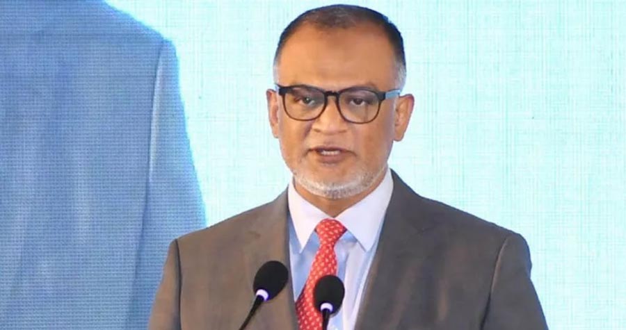 ২ দিনের ফ্লাইট বিপর্যয়ের মাশুল মওকুফ করবে সরকার: বাণিজ্য উপদেষ্টা