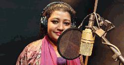 ‘পুরুষ বাউলরা বিছানায় ডাকে, সাড়া দিলে গানের সুযোগ দেয়’